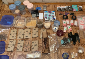 Au fost reținuți destinatarii celor 2 kg de droguri depistate la un pieton care intenționa să le introducă în Moldova